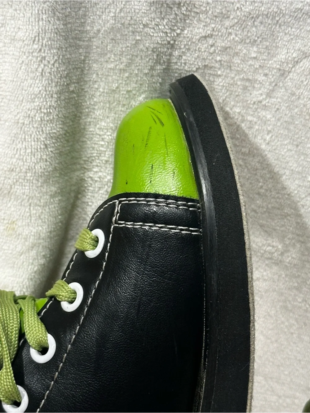 Pyramid Youth Skull Green and Black Bowling Shoes Youth Size 2 US